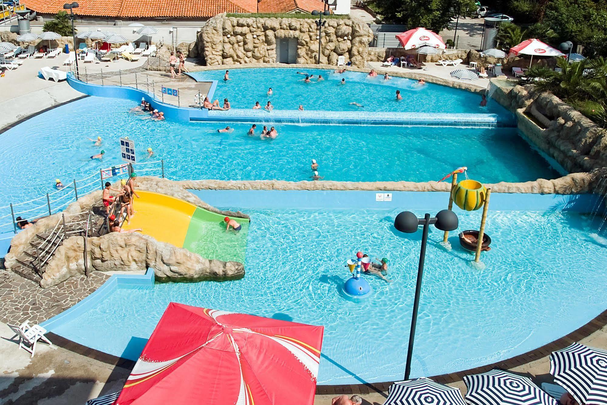 Aquapark Zusterna Hotel 3*